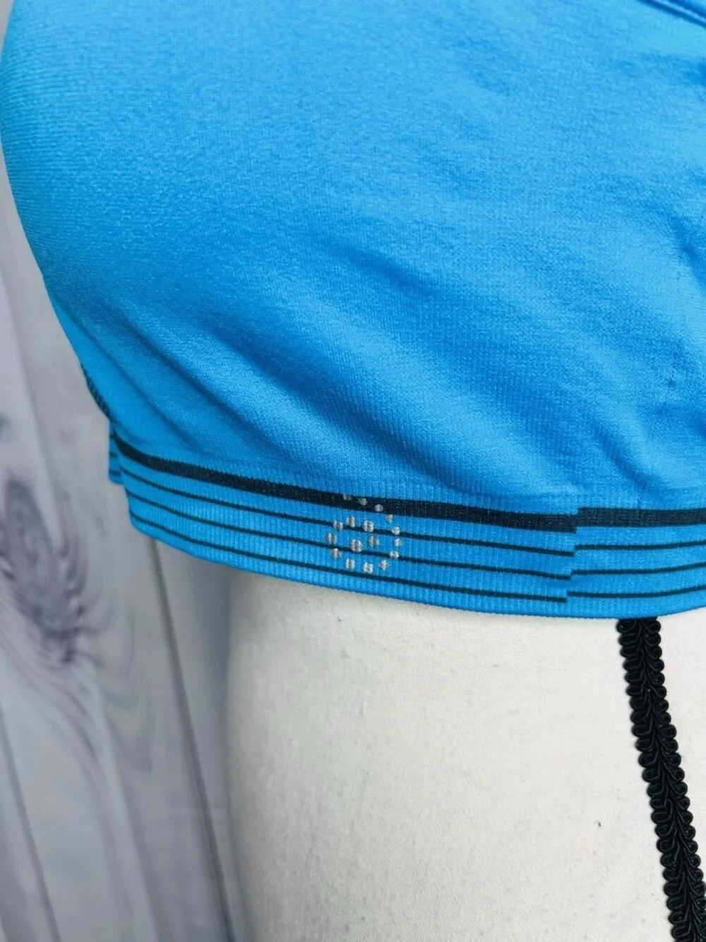 Be Inspired Electric Blue Sports Bra Size XL Racerback Removeable Pads